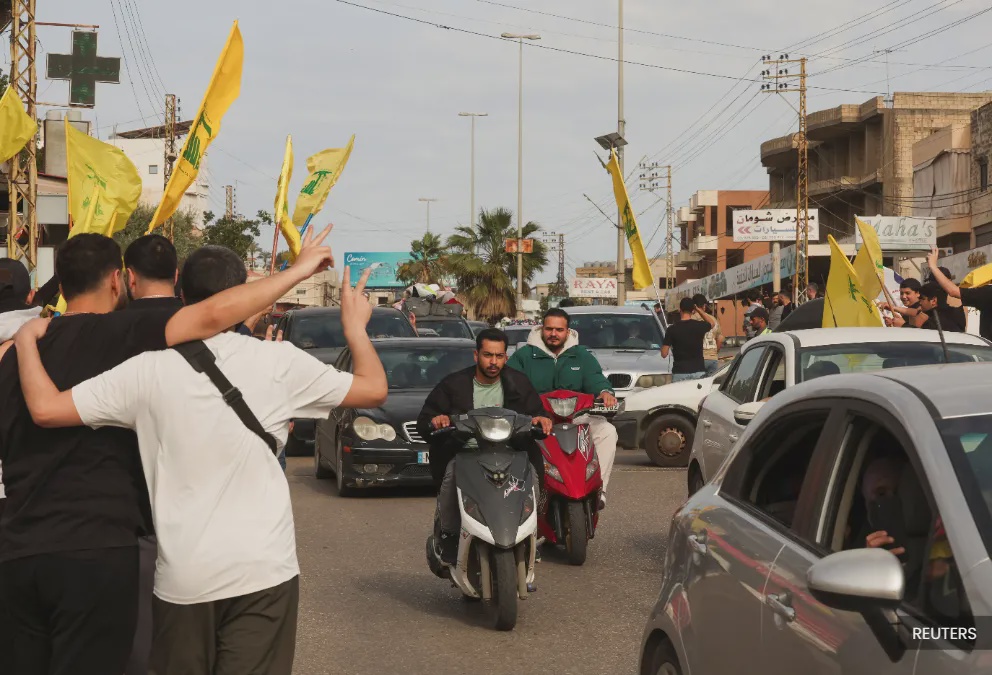Image from: Lebanese return home as ceasefire with Israel mostly holds