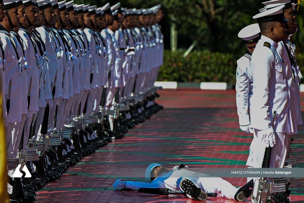 Image from: Selangor State Legislative Assembly opens with Royal ceremony graced by Sultan