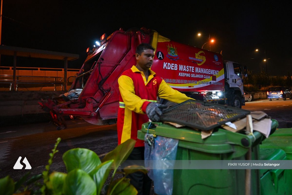 Image from: Kutip sampah: Di sebaliknya ada cerita manusia yang jarang didengar