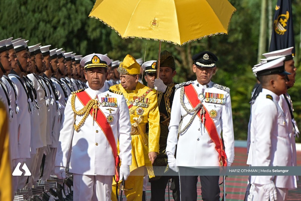 Image from: Selangor State Legislative Assembly opens with Royal ceremony graced by Sultan