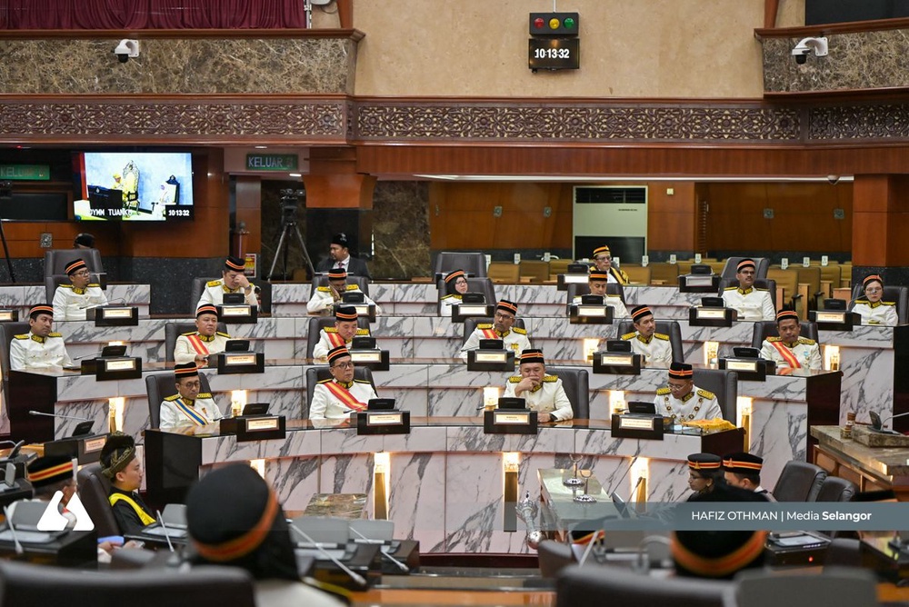 Image from: Selangor State Legislative Assembly opens with Royal ceremony graced by Sultan