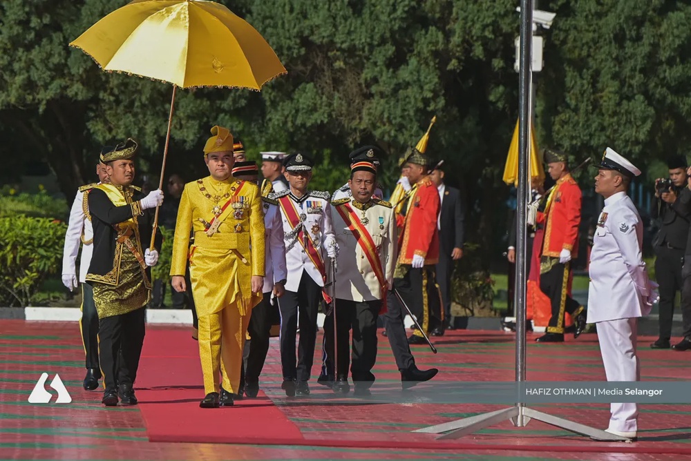 Image from: Selangor State Legislative Assembly opens with Royal ceremony graced by Sultan