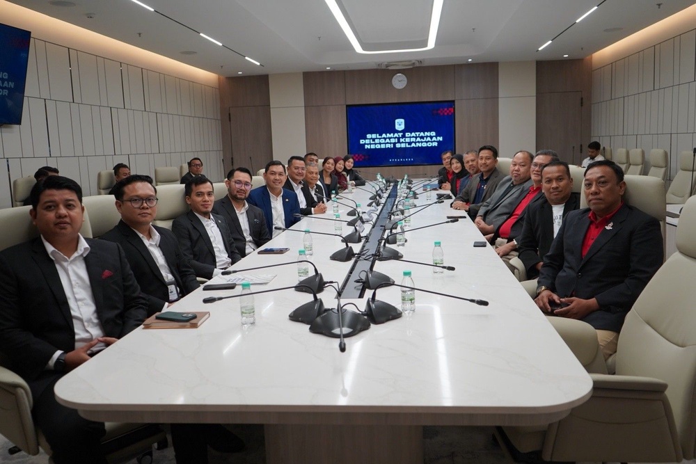 Image from: SUKMA 2026: Kunjungan hormat ke Johor, Selangor serah jemputan rasmi