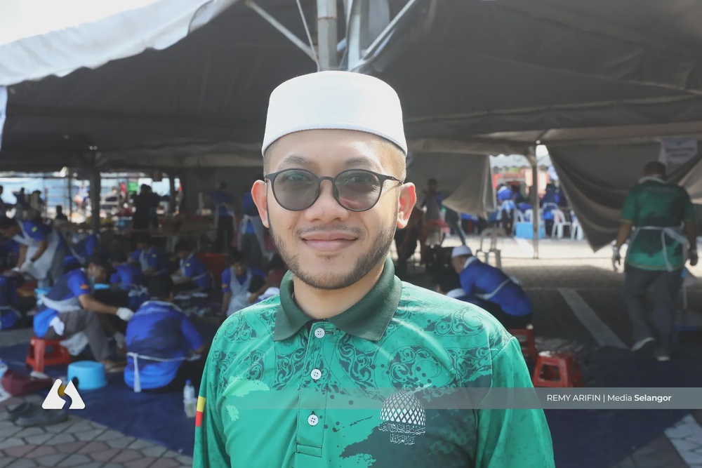 Image from: Masjid Shah Alam korban 28 ekor lembu, Sultan Selangor turut menyumbang