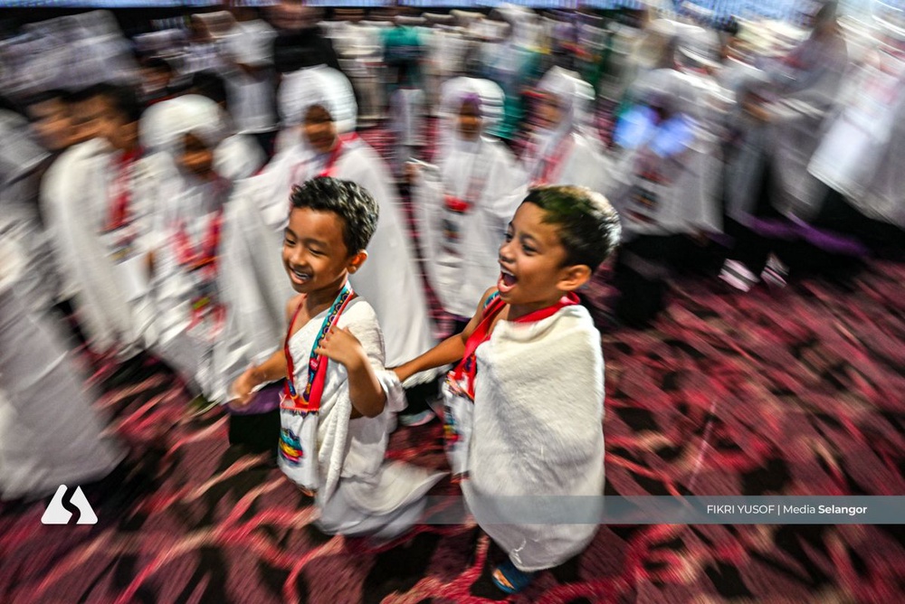 Image from: Putih ihram, polos jiwa cilik