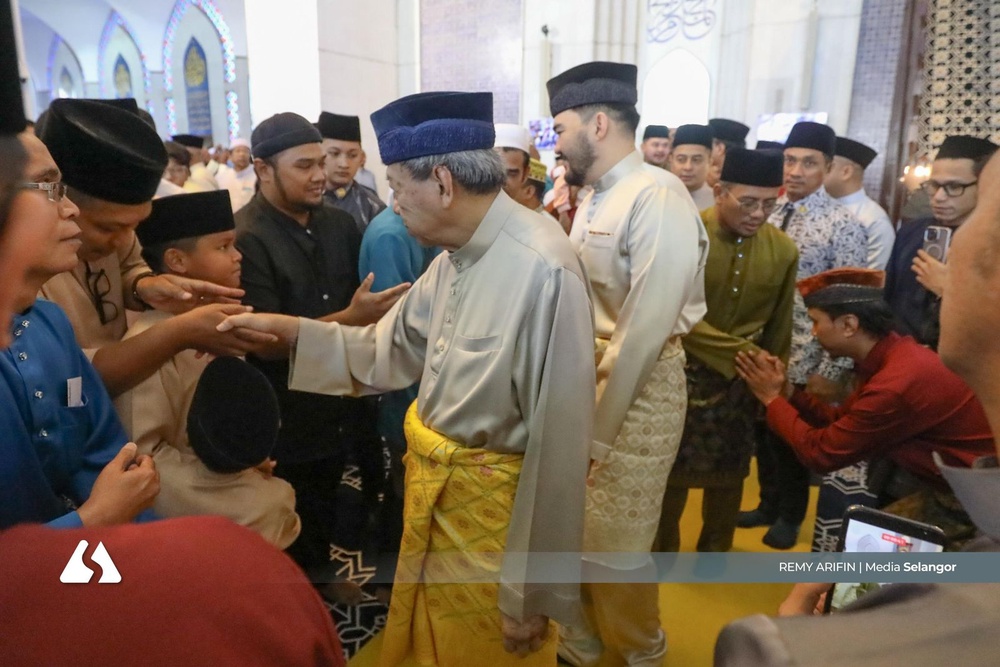 Image from: 15,000 jemaah sertai Solat Aidiladha bersama Sultan Selangor