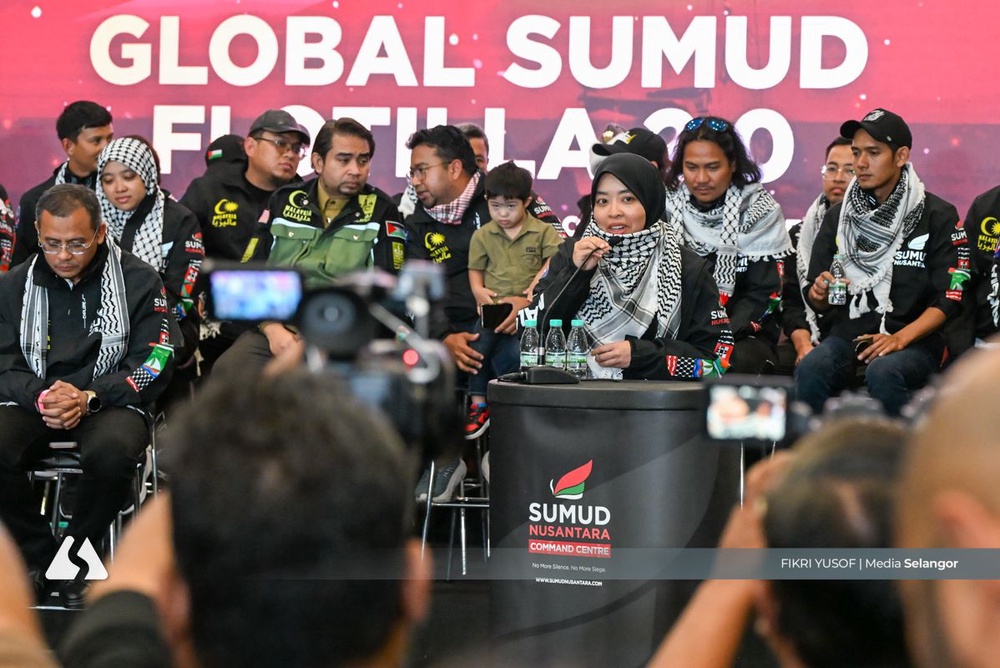 Image from: Dipaksa melutut, digari, dipukul: Aktivis GSF 2.0 dedah kekejaman Israel