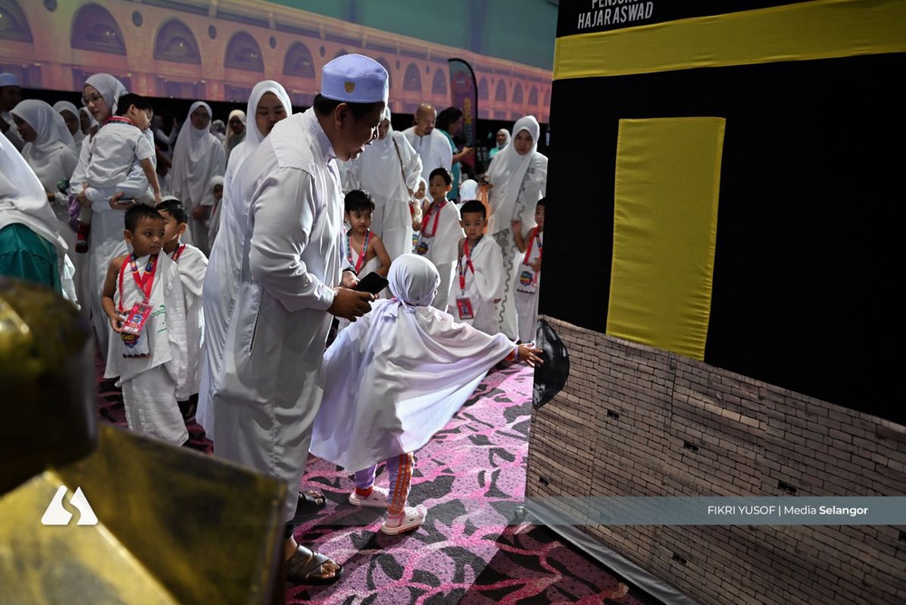 Image from: Putih ihram, polos jiwa cilik