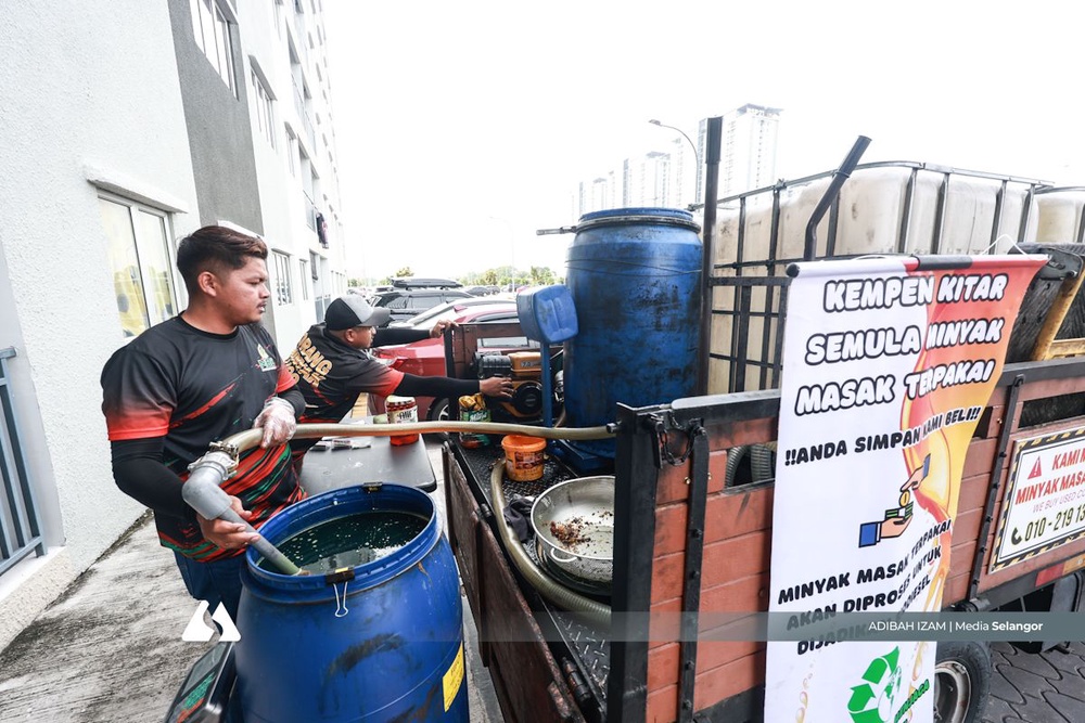 Image from: Bekas mekanik jana rezeki kutip minyak terpakai di Selangor
