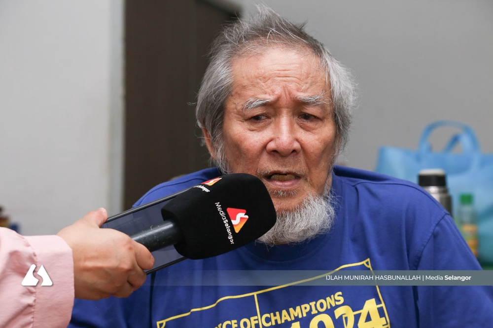 Image from: MB turun padang ziarah penduduk uzur, sumbang kerusi roda