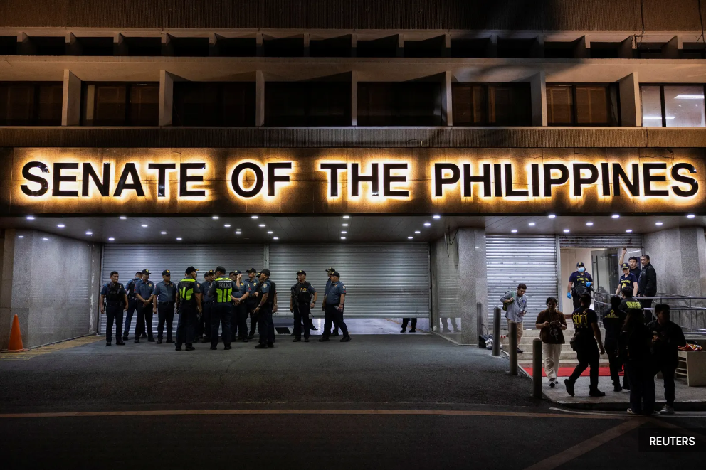 Image from: Philippine president calls emergency meeting after chaos, shooting at Senate