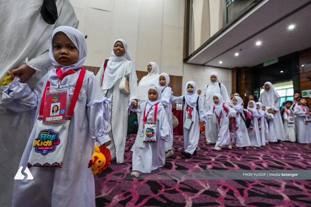 Image from: Putih ihram, polos jiwa cilik
