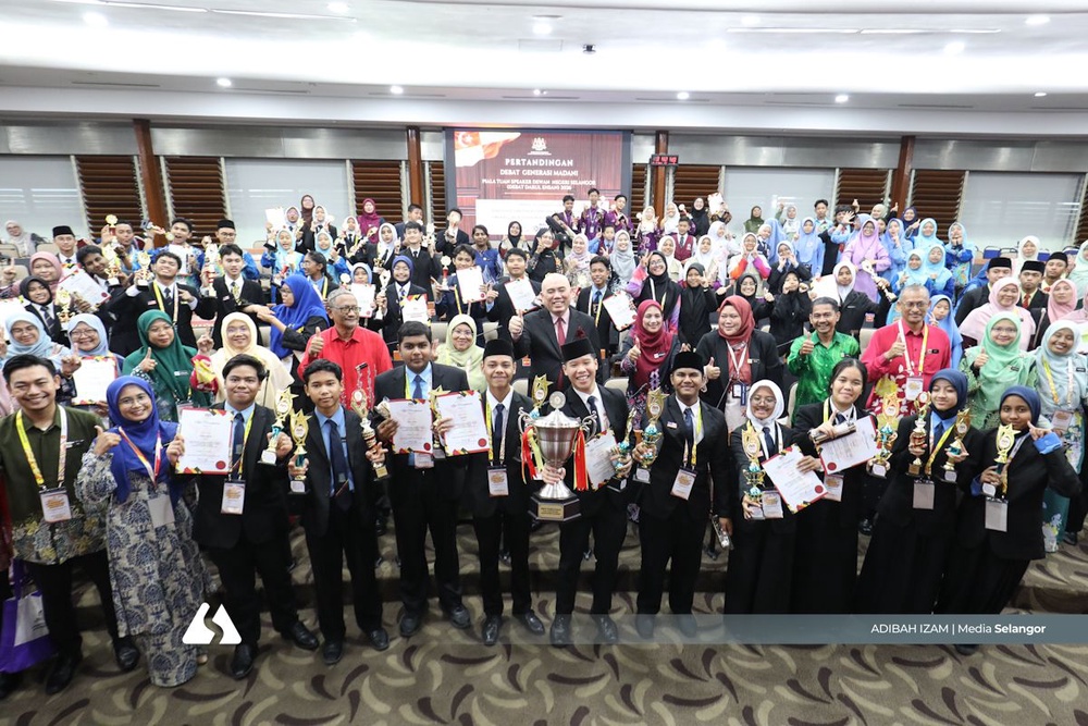 Image from: Petaling Perdana juara Debat Darul Ehsan 2026 Piala Speaker DNS