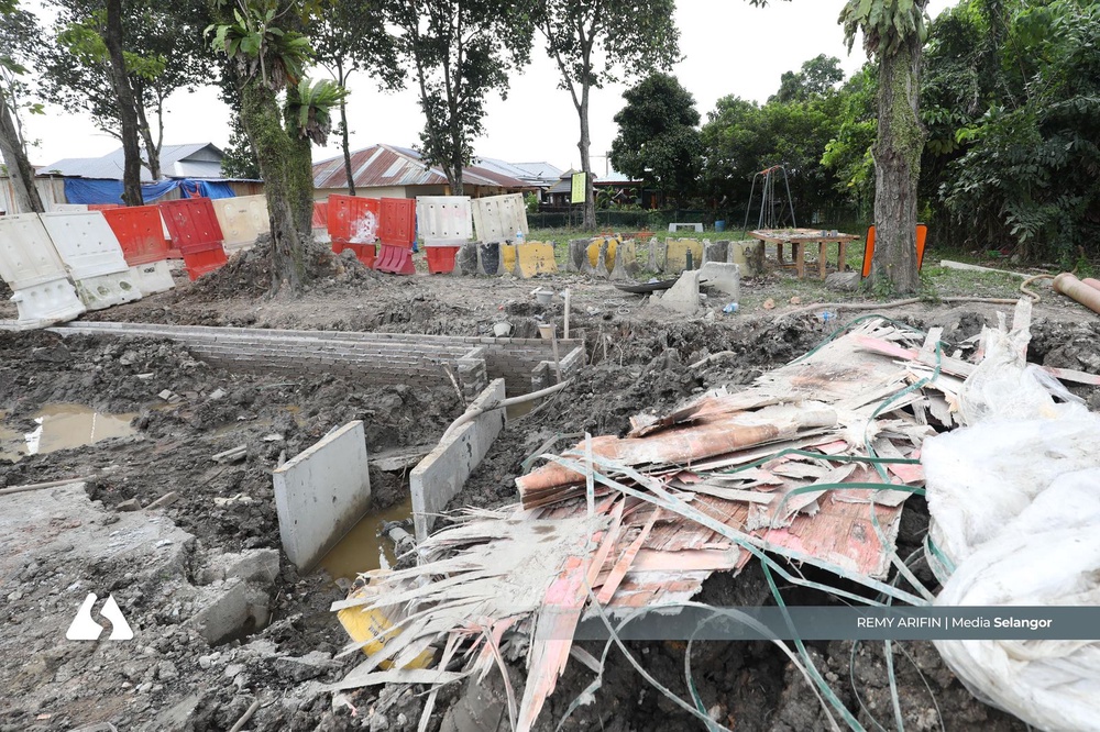 Image from: KPKT arah paip pembentungan projek terbengkalai Taman Meru Makmur siap sebulan