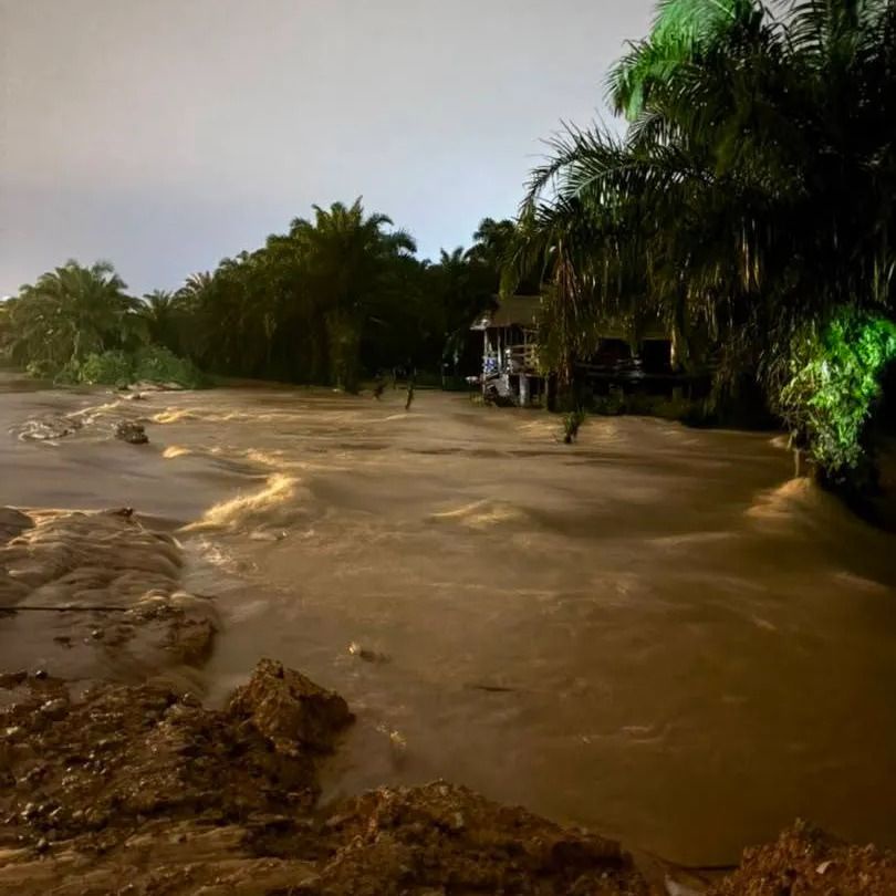 Image from: Ban pecah: 32 rumah di Bukit Changgang dilanda banjir, bantuan segera diselaras