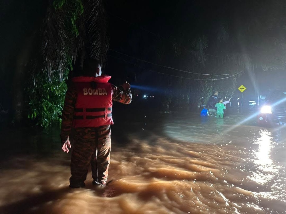 Image from: Ban pecah: 32 rumah di Bukit Changgang dilanda banjir, bantuan segera diselaras