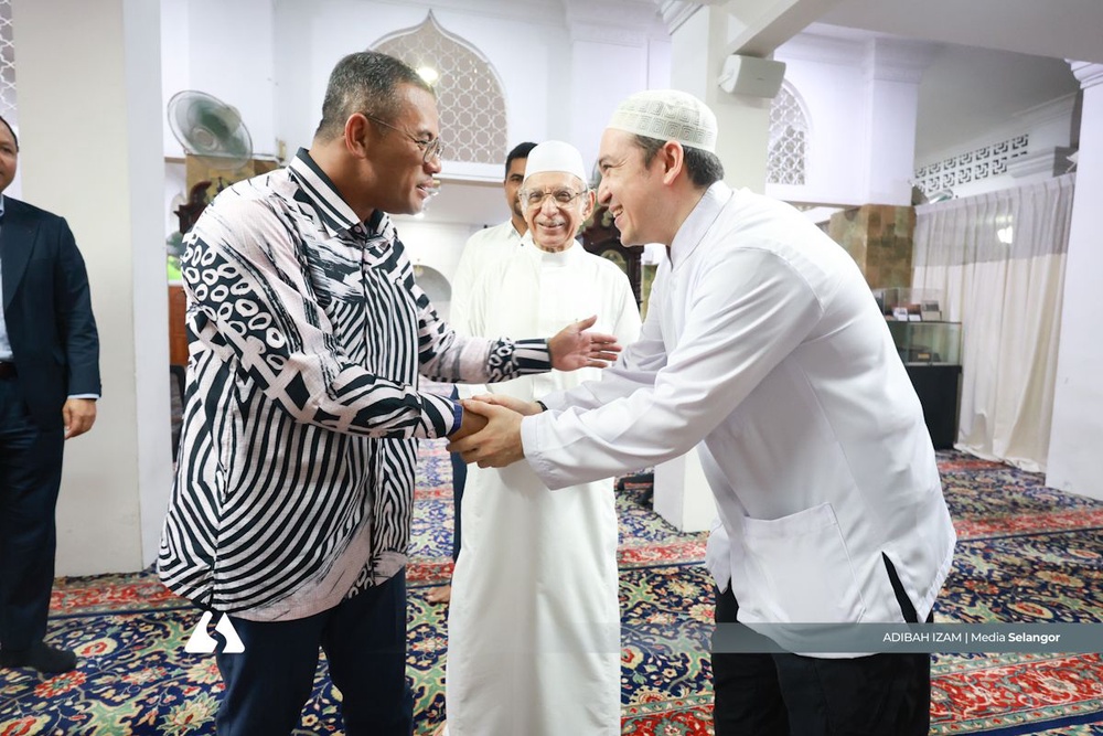 Image from: MB lawat Masjid Ba’alwie, kagum manuskrip al-Quran berusia 600 tahun
