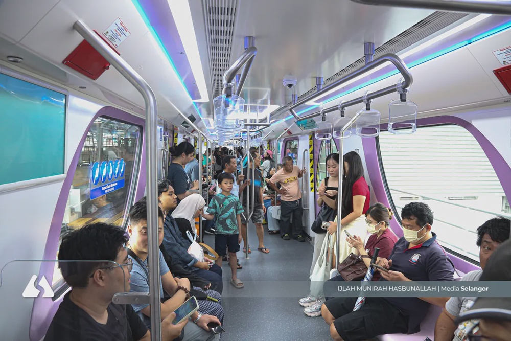Image from: 一路坐到终点再折返  民众抢鲜体验LRT3