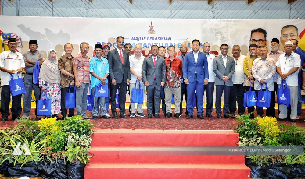 Image from: Selangor agih baucar beli-belah kepada 8,391 polis, tentera veteran tidak berpencen