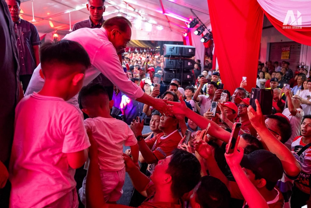 Image from: Anwar calls on Malaysians to end extreme racism