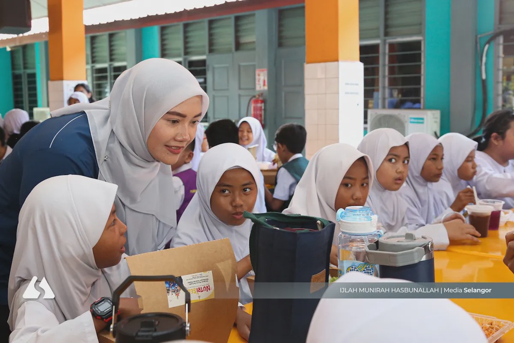 Image from: Nutrisel bermula hari ini, 106,435 murid nikmati sarapan percuma