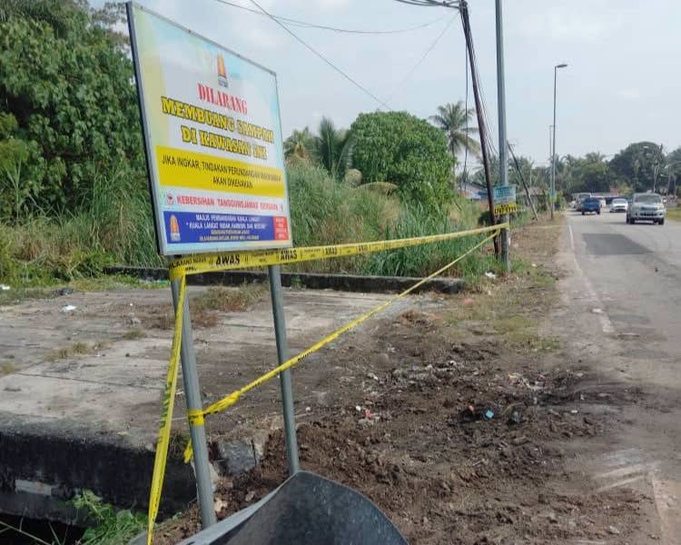 Image from: MPKL bersihkan lokasi sampah haram di Telok Panglima Garang, pasang papan tanda larangan