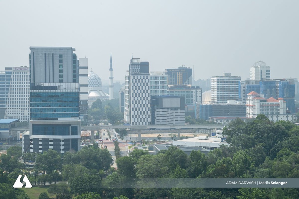 Image from: Malaysians scale down on outdoor activities as haze worsen