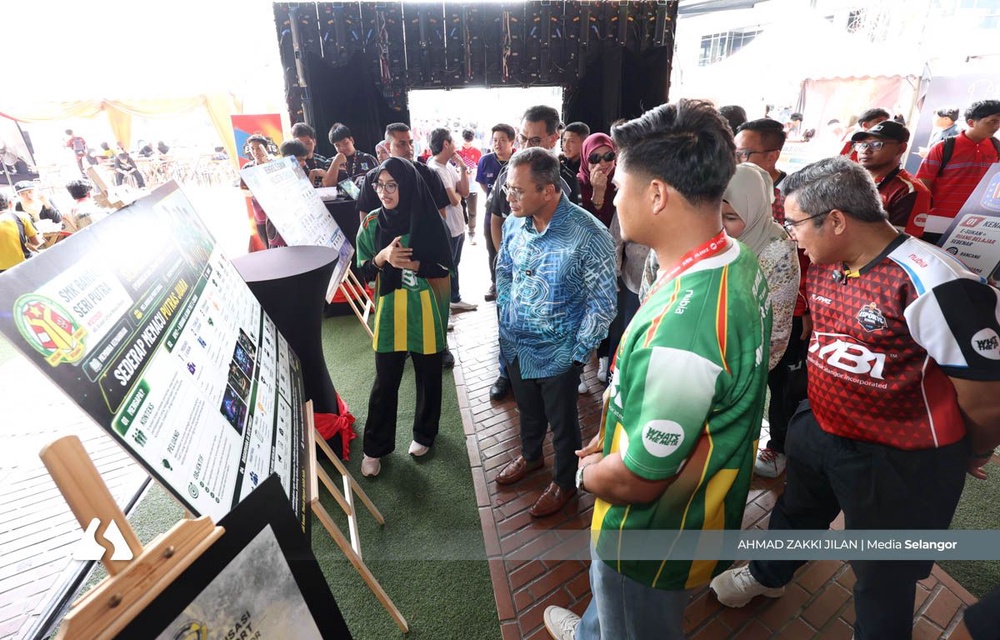Image from: SRG Esports School opens doors for Selangor’s young talent
