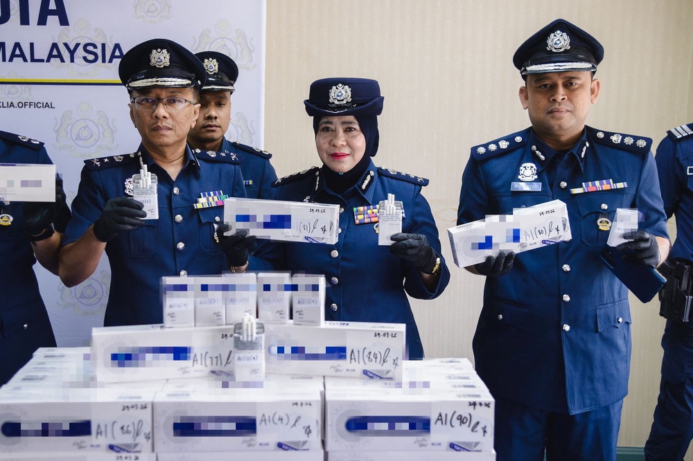 Image from: Kastam KLIA tumpas empat kes seludup rokok, ganja RM6.17 juta