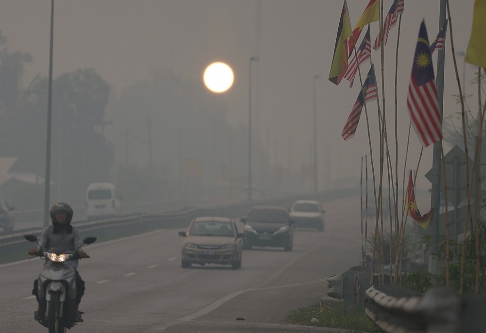 Image from: Johan Setia air quality worsens to unhealthy level