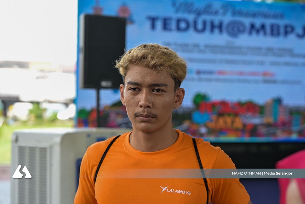 Image from: Dulu berteduh di mana sempat, kini 'rider' ada TEDUH
