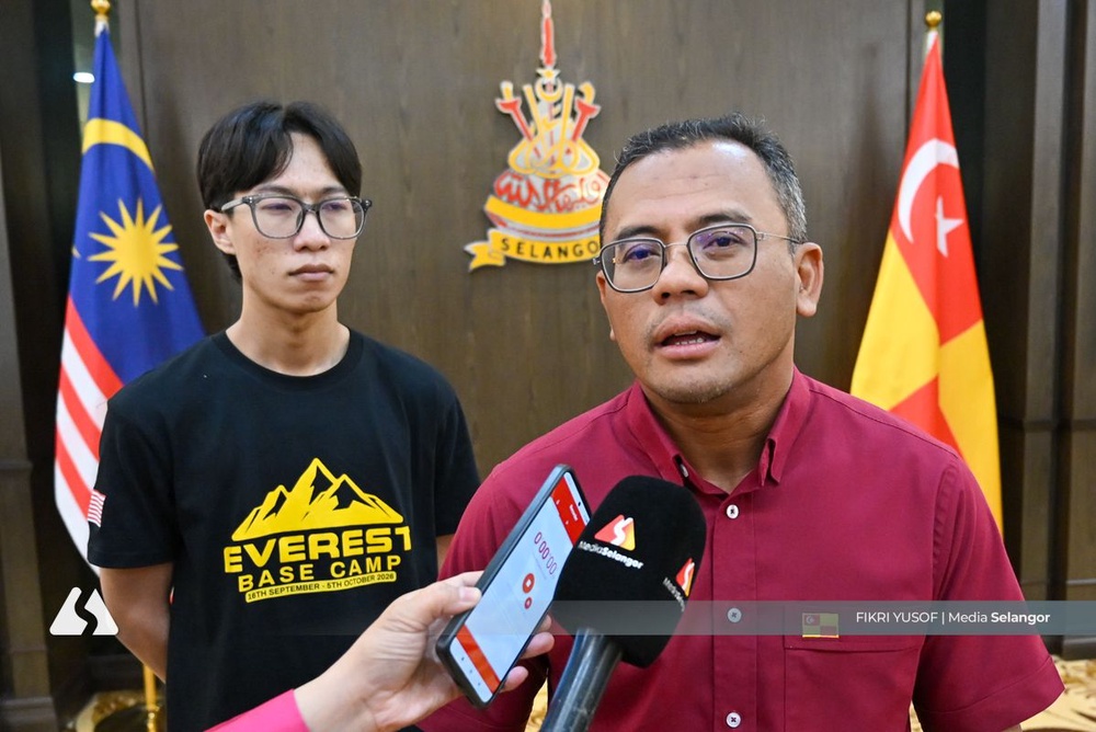 Image from: Kerajaan Negeri salur RM38,000 jayakan misi pendaki muda ke Everest Base Camp