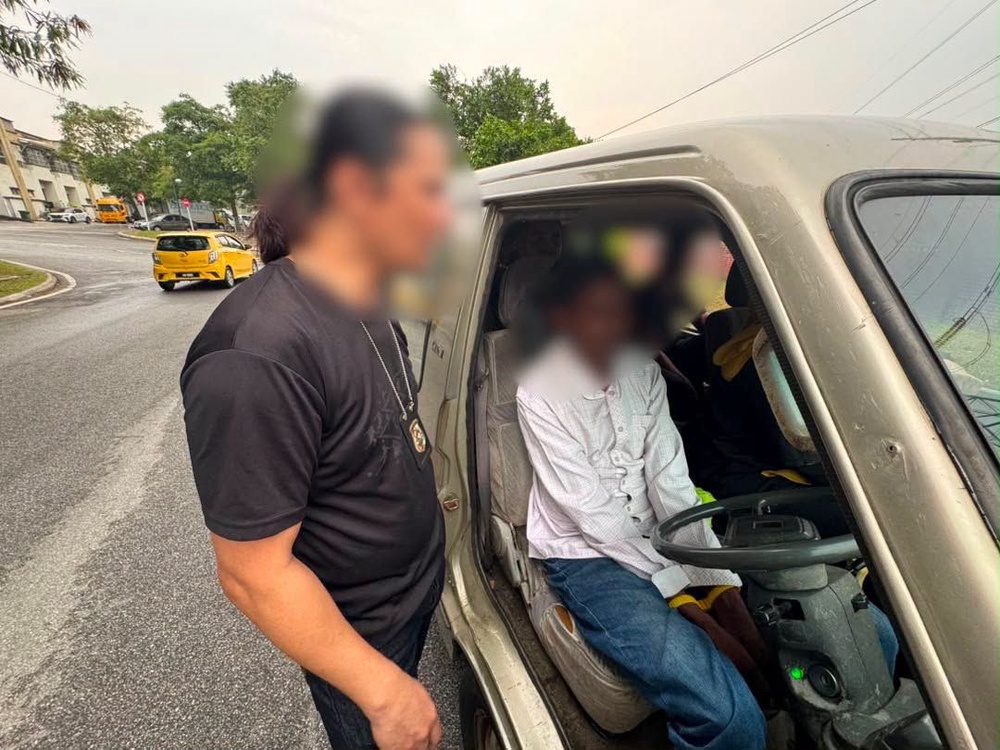 Image from: 移民局捣破非法外劳载送活动 扣查60人充公7辆客货车