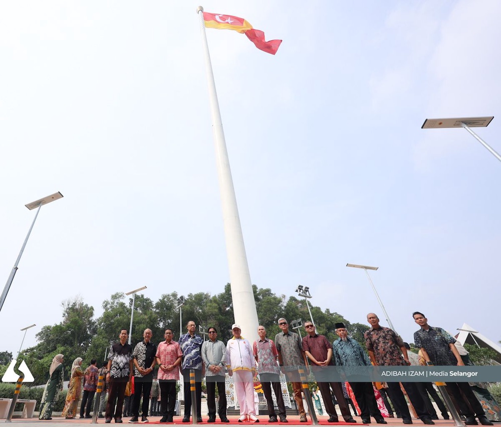 Image from: Bendera Selangor kembali berkibar di tiang tertinggi di Asia Tenggara