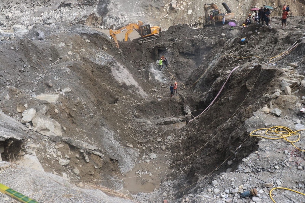 Image from: Hopes fade for survivors a week after catastrophic Nepal flood