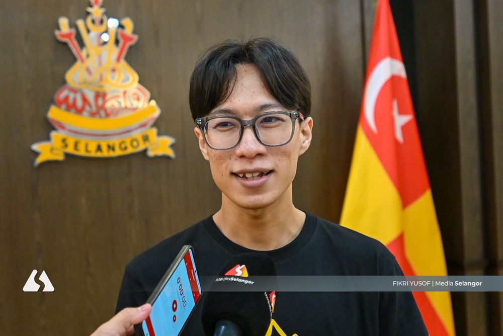 Image from: Kerajaan Negeri salur RM38,000 jayakan misi pendaki muda ke Everest Base Camp