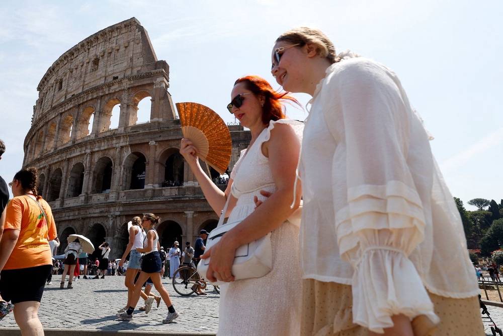 Image from: August was world's joint-hottest month on record, scientists say