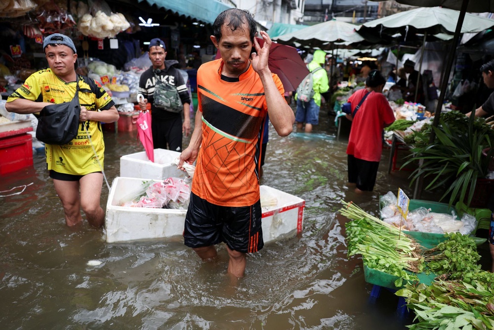 Image from: 曼谷暴雨成灾  数千人撤往疏散中心