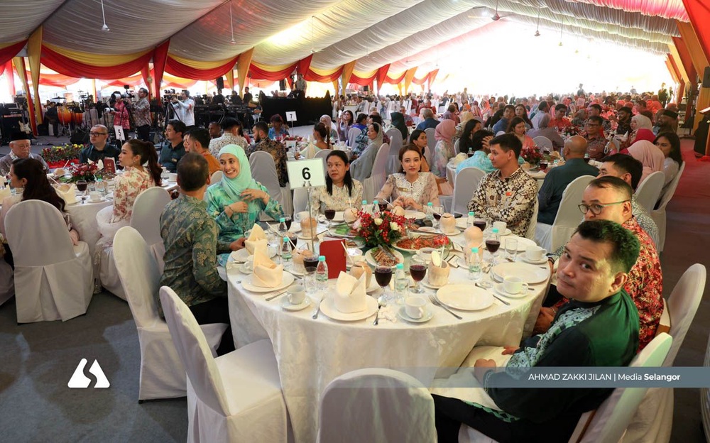 Image from: Jubli Perak Pemerintahan: Sultan Selangor berangkat ke Jamuan Teh Diraja