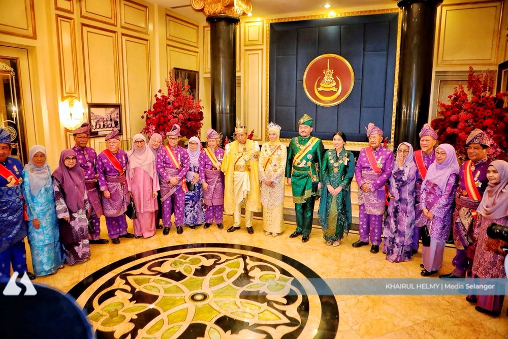 Image from: Istiadat penuh adat dan tradisi sempena Jubli Perak Sultan Selangor