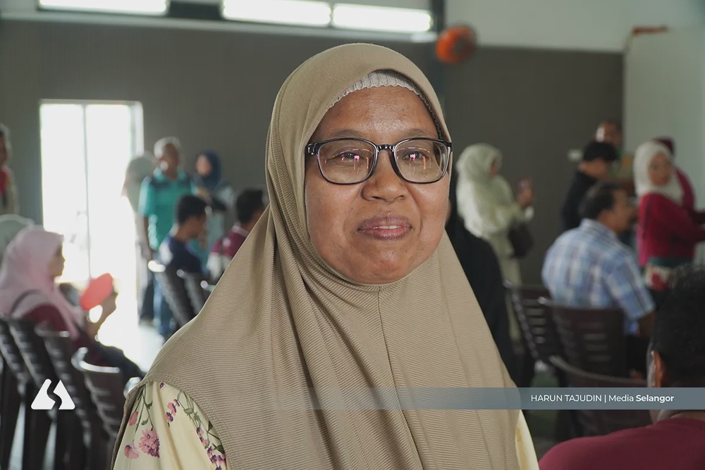 Image from: 'Tak tahu nak sedih’, mangsa ribut syukur terima bantuan Yayasan MBI