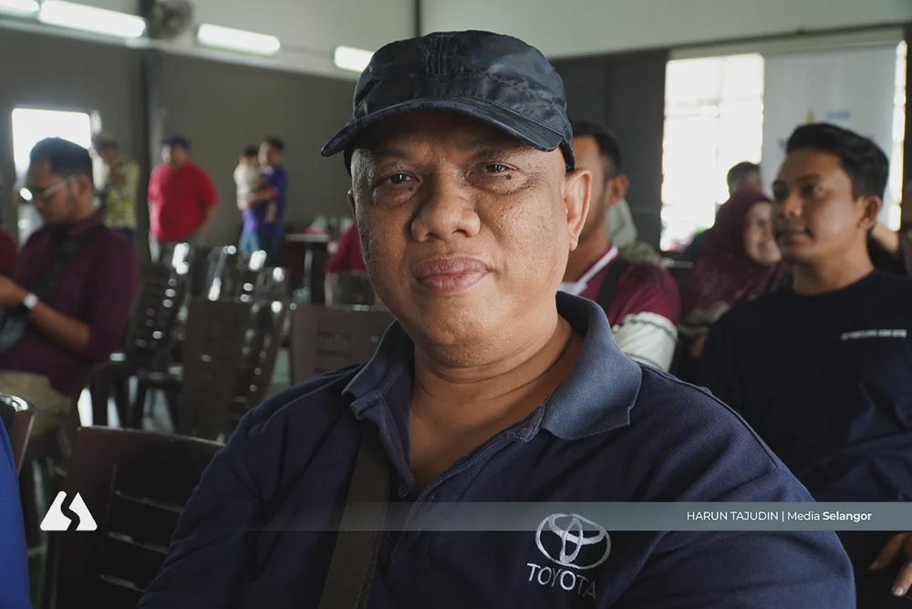 Image from: 'Tak tahu nak sedih’, mangsa ribut syukur terima bantuan Yayasan MBI