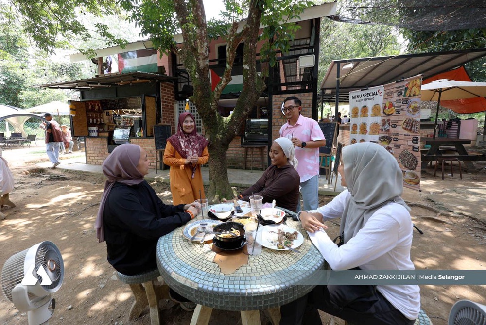 Image from: Dari hobi cari makan, kini miliki kafe sendiri