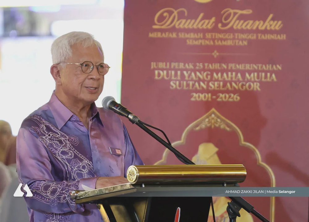 Image from: Lebih 1,200 kerabat Diraja Selangor zahir taat setia kepada Sultan