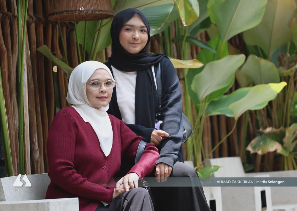 Image from: Keluarga lega TAWAS bantu keperluan pendidikan anak usia 18 tahun