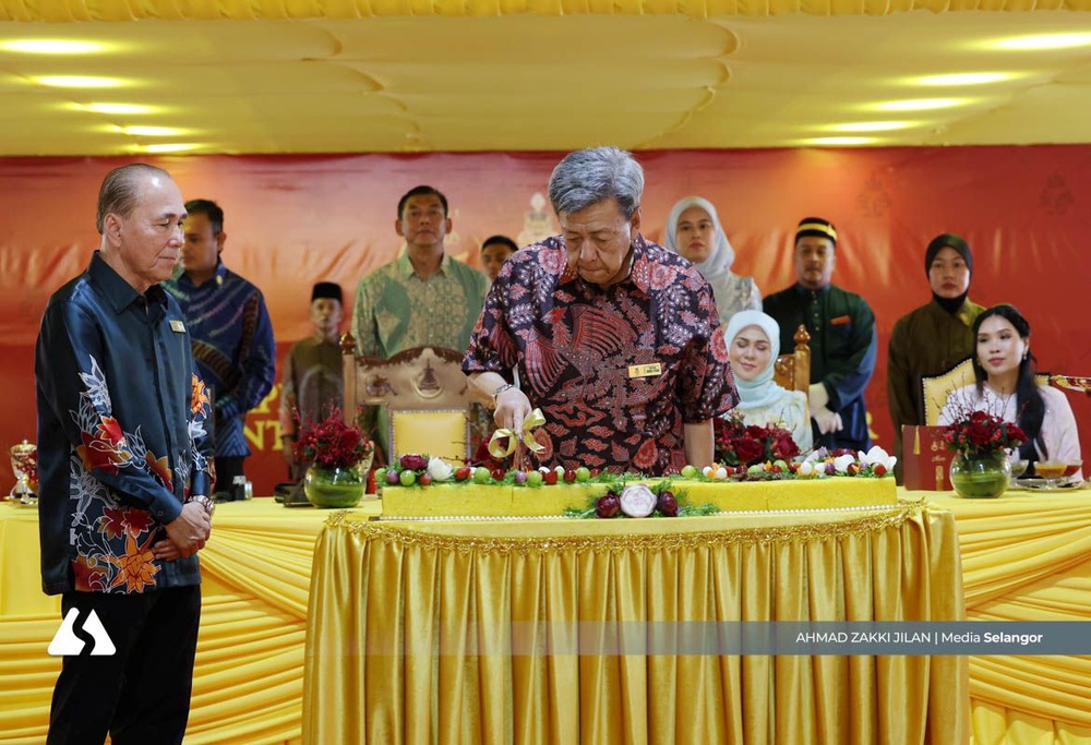 Image from: Jubli Perak Pemerintahan: Sultan Selangor berangkat ke Jamuan Teh Diraja
