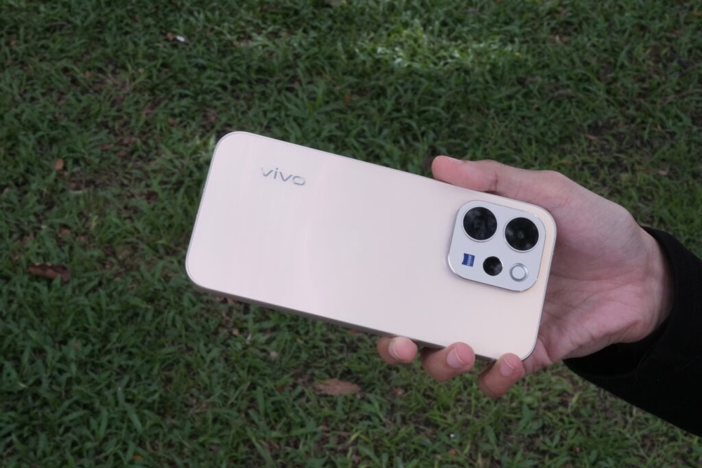 Image from: Xiaomi, Oppo and Vivo slash 2026 smartphone targets as component crunch worsens