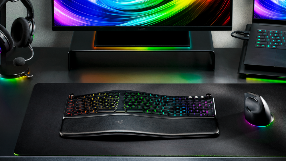 Razer Pro Type Ergo: Split-layout ergonomic wireless keyboard, priced ...