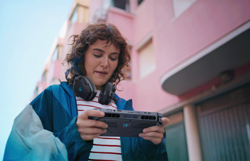 Image from: Acer reveals Predator Atlas 8 gaming handheld powered by Intel Arc G-Series processors