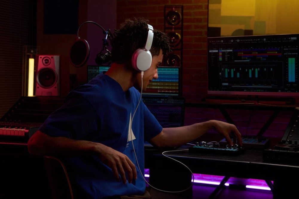 Image from: REDMI Headphones Neo: First ever REDMI headphones in Malaysia, from RM239